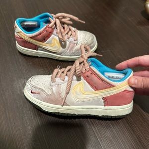Nike Dunk Low PS Strawberry Milk 11c